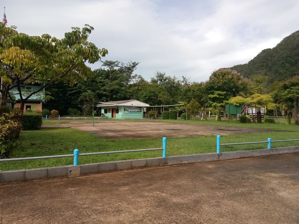 สนามกีฬาที่ประชาชนสามารถใช้เล่นกีฬาและนันทนาการ หมู่ที่ 5